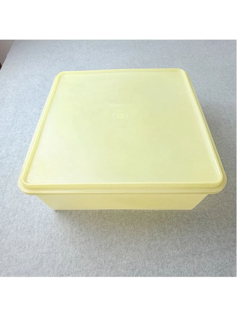 Vintage TUPPERWARE 12x12x5 Square Storage Container Lid Belgium 223-1
